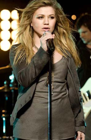 Kelly Clarkson irá fazer participação especial em <i>The Voice</i>