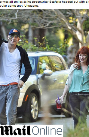 Ashton Kutcher é visto passeando com suposto <i>affair</i> em Los Angeles
