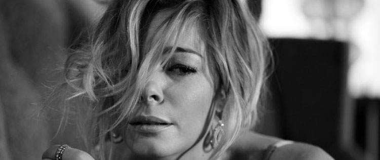 LeAnn Rimes é cotada para ser jurada de <i>X Factor</i>