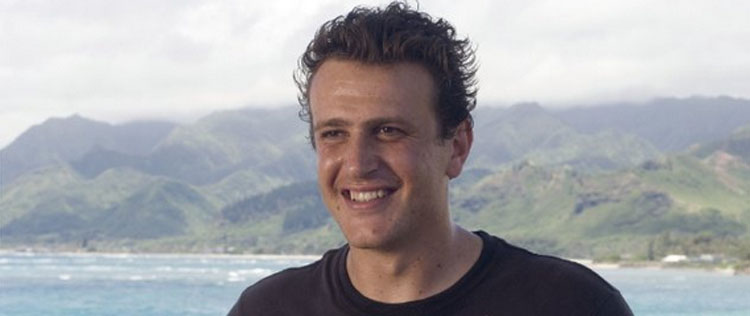 <i>- Eu acho que ela seria boa em comédia</i>, diz Jason Segel sobre Hillary Clinton