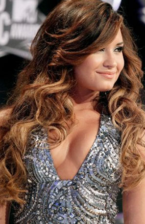 Demi Lovato <i>twitta</i> sobre <i>bullying</i>