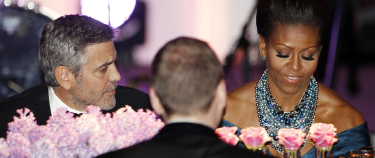 George Clooney participa de jantar na Casa Branca