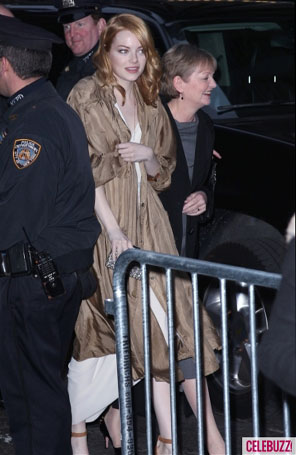 Emma Stone prestigia Andrew Garfield em novo espetáculo