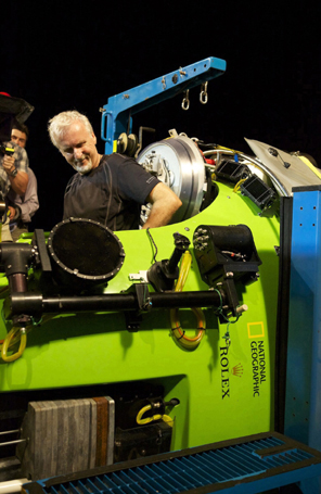 James Cameron faz uma visita ao fundo do oceano