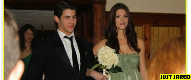 Nick Jonas e Ashley Greene são padrinhos em casamento
