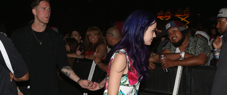 Katy Perry teria <i>affair</i> com guitarrista da banda <i>Florence + The Machine</i>