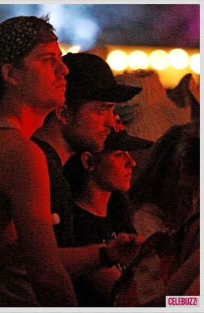 Robert Pattinson e Kristen Stewart curtem festival juntos
