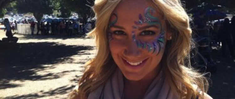 Ashley Tisdale volta com o ex-namorado