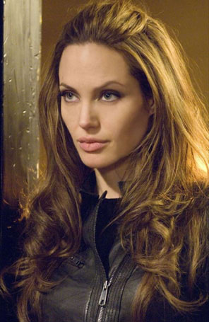 Angelina Jolie é nomeada cidadã honorária de Sarajevo