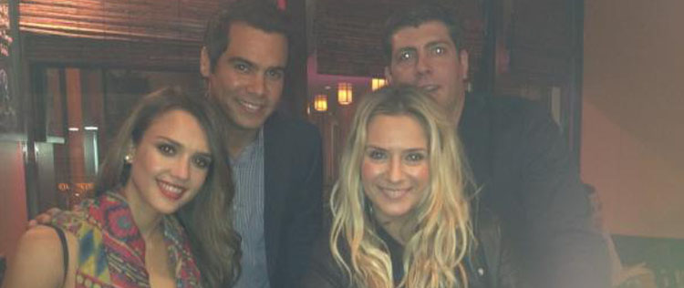 Jessica Alba comemora aniversário e posta foto no <i>Twitter</i>