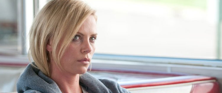 Charlize Theron não está preocupada com as mudanças no corpo