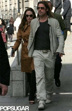 Angelina Jolie e Brad Pitt são clicados visitando museu