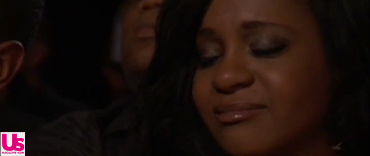 Filha chora em homenagem a Whitney Houston