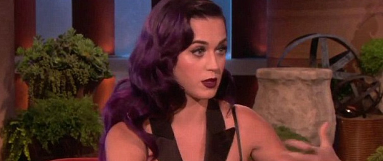 <I>As pessoas pensam que somos perfeitos</i>, diz Katy Perry