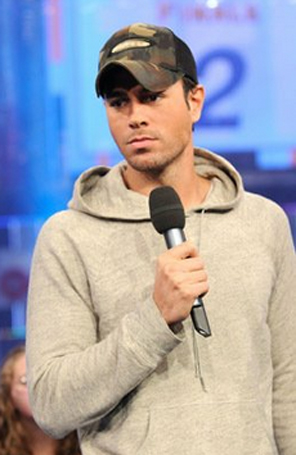 Enrique Iglesias renuncia herança do pai
