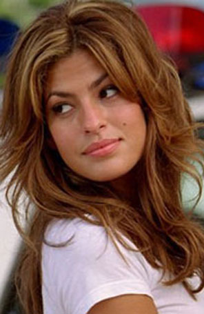 Eva Mendes diz que casamento e filhos são assuntos chatos