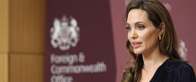 Angelina Jolie lança campanha contra violência sexual