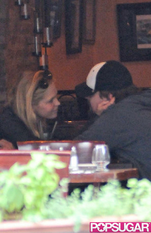 Leonardo DiCaprio é clicado com a namorada em Nova York