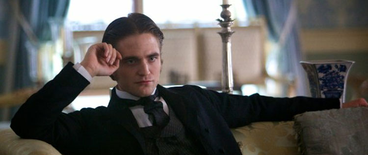 Robert Pattinson acha loucura as classificações indicativas dos filmes