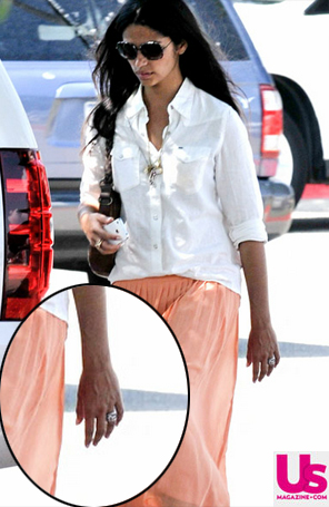 Camila Alves é flagrada pela primeira vez com aliança de casamento