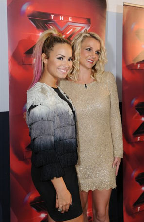 Simon Cowell teria flertado com candidata de <i>X Factor USA</i>, diz fonte