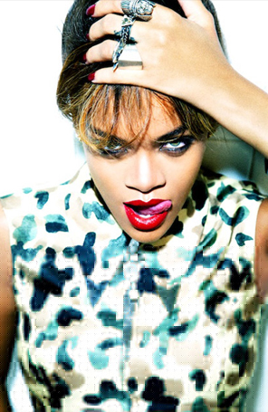Irmão de Rihanna diz que a cantora era <i>geek</i> e obcecada por <i>OVNIs</i>
