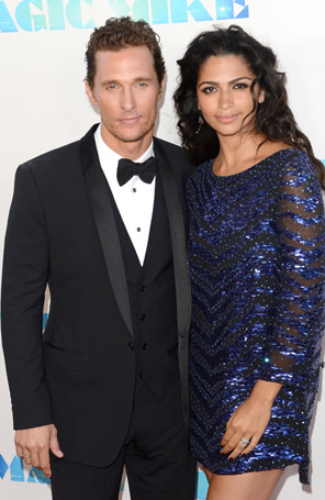 Matthew McConaughey e Camila Alves vão à <i>première</i> juntos
