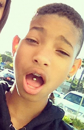Aos 11 anos, Willow Smith faz <I>piercing</i> na língua