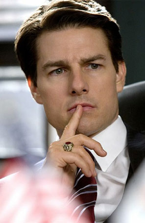 Tom Cruise usa excremento de pássaro para cuidar da pele