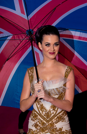 Katy Perry diz que estava exausta em <i>show</i> no Brasil