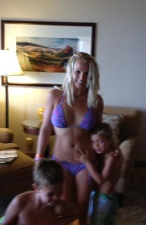 De biquíni, Britney Spears posta foto no Havaí
