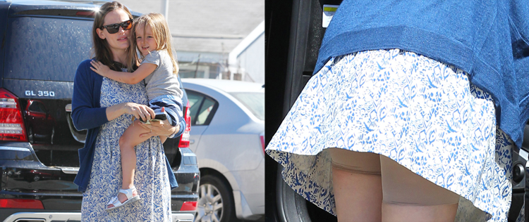 Jennifer Garner usa cinta modeladora para sair com a filha