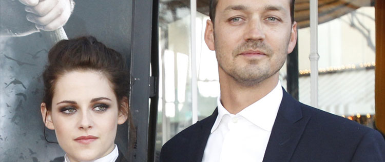 Pai de diretor diz que caso com Kristen Stewart não foi nada