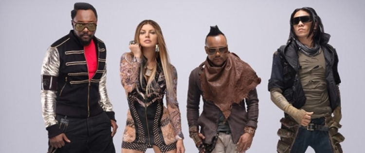 Membros da banda <i>Black Eyed Peas</i> processam contador