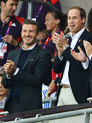 Príncipe William e David Beckham assistem jogo de futebol juntos