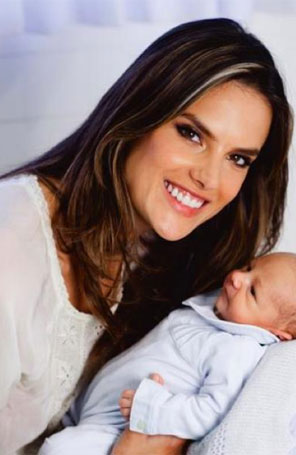 Saiba como Alessandra Ambrósio voltou à boa forma após dar à luz