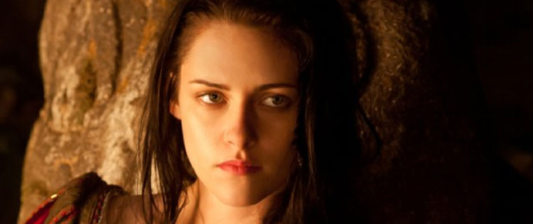 Kristen Stewart está morando com produtor