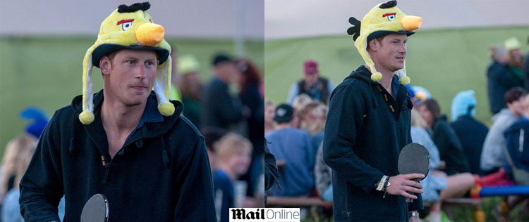 Príncipe Harry usa chapéu de <i>Angry Birds</i> em festival