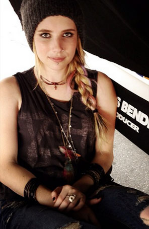 Emma Roberts terá <i>look</i> roqueira em novo filme