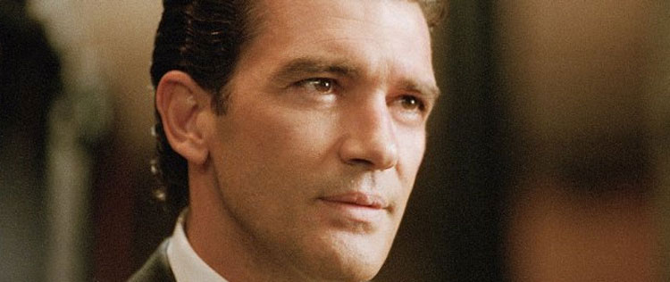 Antonio Banderas premia cineasta brasileiro