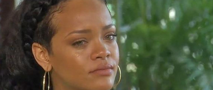 - <I>Eu ainda o amo</i>, diz Rihanna sobre Chris Brown