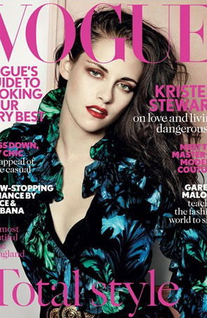 - <i>Eu posso ser desajeitada perto de algumas pessoas</i>, diz Kristen Stewart