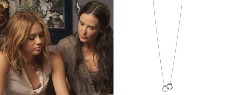 Demi Moore usa colar brasileiro em filme