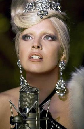 Lady Gaga faz tributo para a princesa Diana em <i>show</i> na Inglaterra