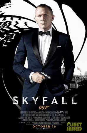 Daniel Craig posa para novo cartaz de <i>Skyfall</i>
