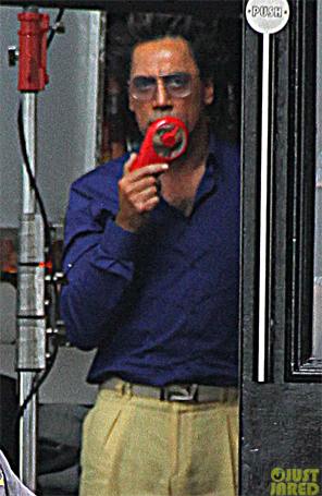 Javier Bardem aparece irreconhecível em <i>set</i> de filmagens