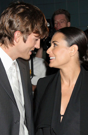 Demi Moore e Ashton Kutcher não eram casados oficialmente, por isso não haverá divórcio, diz <i>site</i>