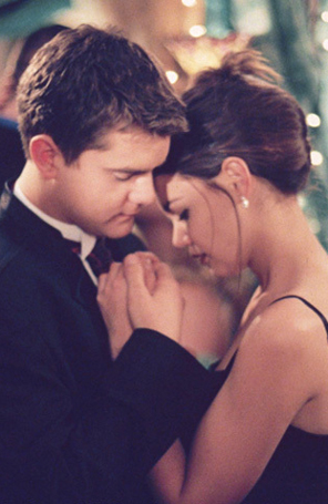 Katie Holmes volta a falar com seu par romântico em <i>Dawson´s Creek</i>