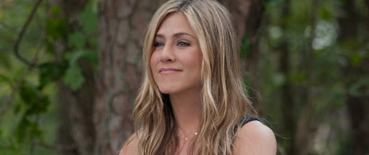 Jennifer Aniston vira garota propaganda de marca de produtos capilares