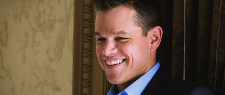 Matt Damon culpa as filhas pelos cabelos brancos